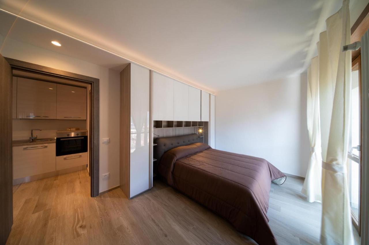 Blue Moon - Via Parigi Apartments アオスタ エクステリア 写真